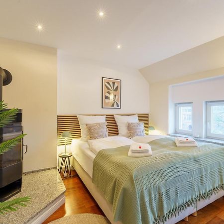 Maisonette Am Holstentor Mit Dachterrasse Und Heimkino Любек Экстерьер фото