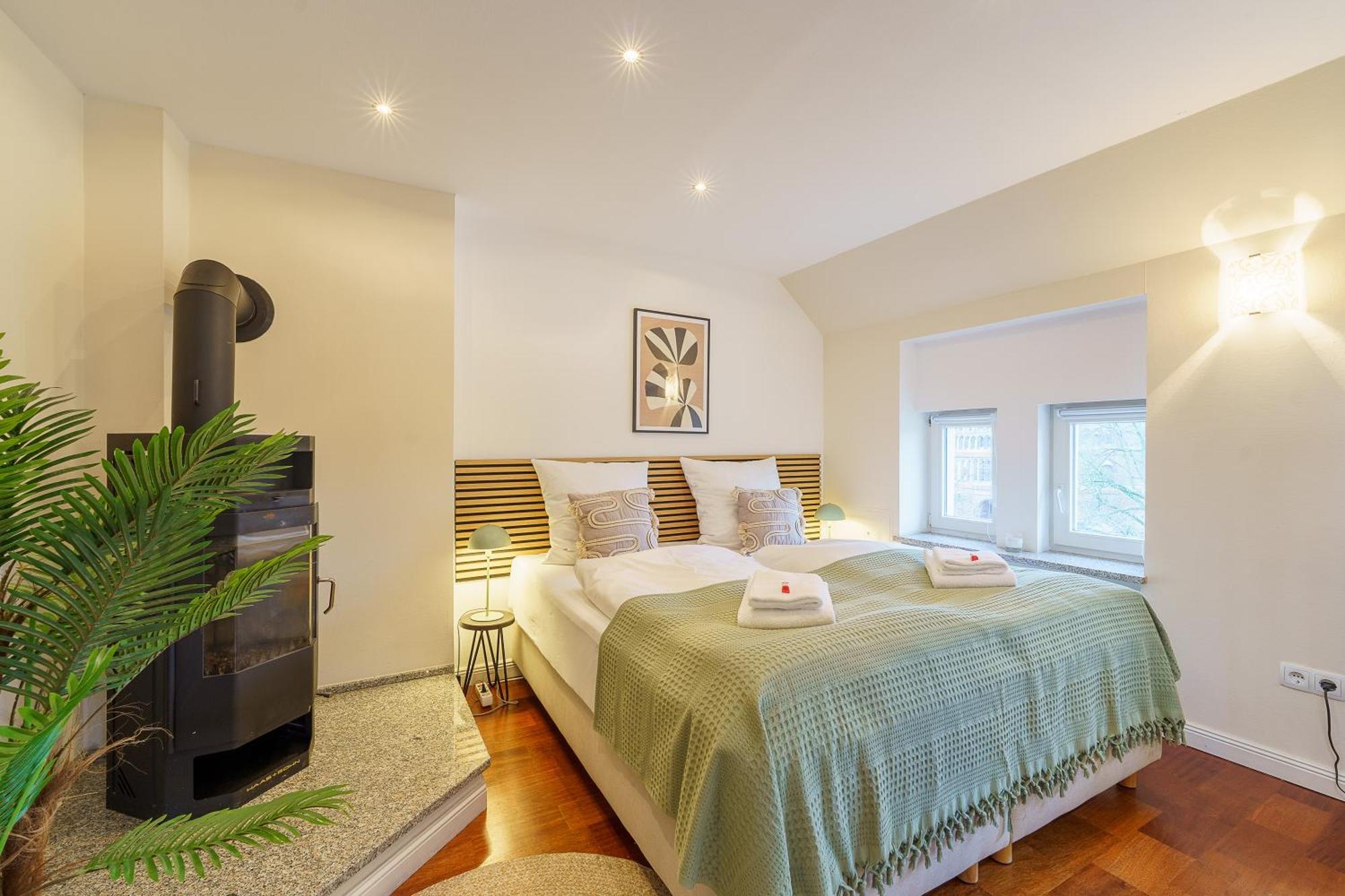 Maisonette Am Holstentor Mit Dachterrasse Und Heimkino Любек Экстерьер фото